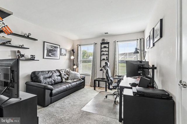 4335 SECRETARIAT ST, Harrisburg, PA 17112