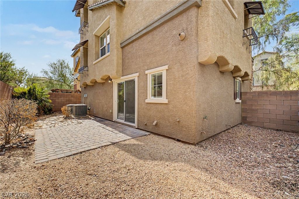 10446 Wildflower Gully Street, Las Vegas, NV 89178 — photo 4