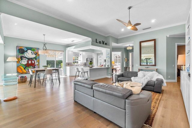 8222 Dominica Place, Wellington, FL 33414