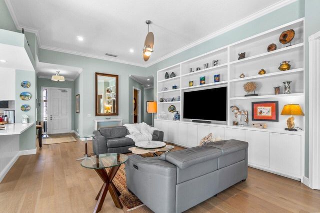 8222 Dominica Place, Wellington, FL 33414