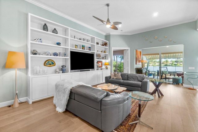 8222 Dominica Place, Wellington, FL 33414