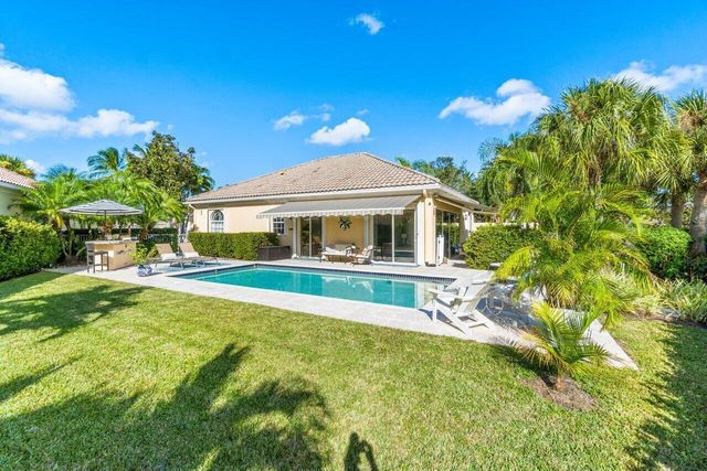 8222 Dominica Place, Wellington, FL 33414
