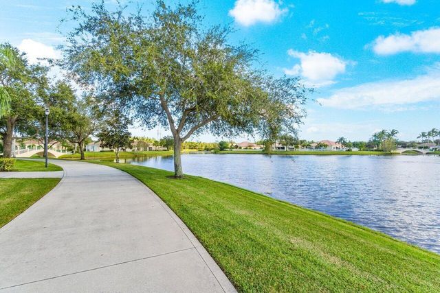 8222 Dominica Place, Wellington, FL 33414