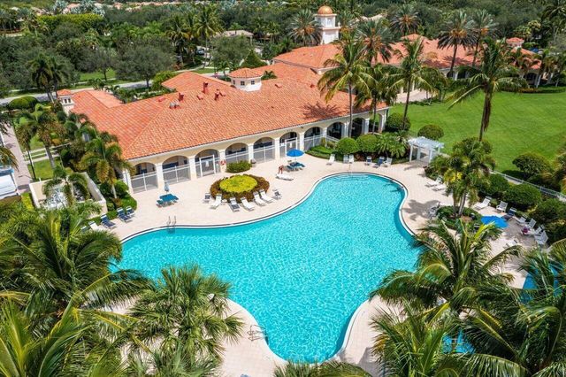 8222 Dominica Place, Wellington, FL 33414