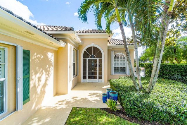 8222 Dominica Place, Wellington, FL 33414