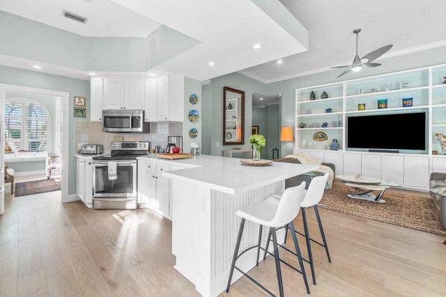 8222 Dominica Place, Wellington, FL 33414