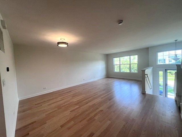 1716 Windward Drive 1716, Pingree Grove, IL 60140