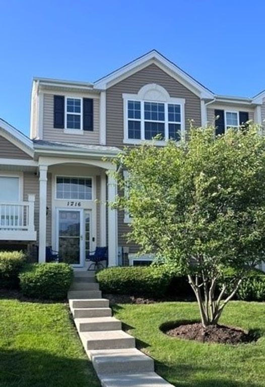 1716 Windward Drive 1716, Pingree Grove, IL 60140