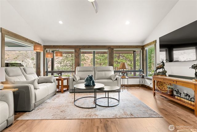 14 Maverick Lane, Carlton, WA 98814