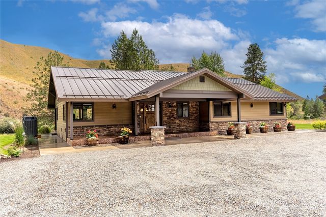 14 Maverick Lane, Carlton, WA 98814