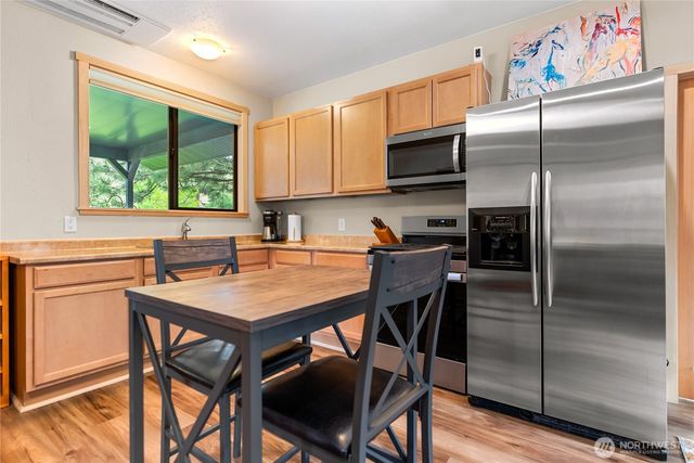 14 Maverick Lane, Carlton, WA 98814