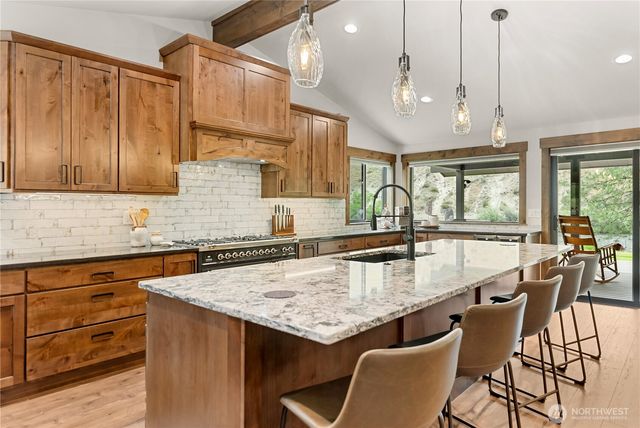 14 Maverick Lane, Carlton, WA 98814