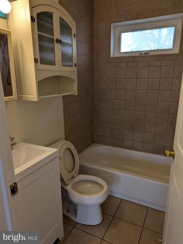 309 PARK AVE, Bristol, PA 19007