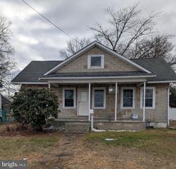 309 PARK AVE, Bristol, PA 19007