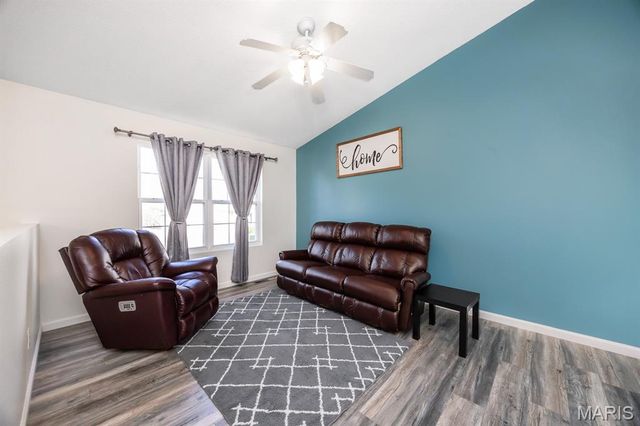 2018 Woodstream Drive, O'fallon, IL 62269