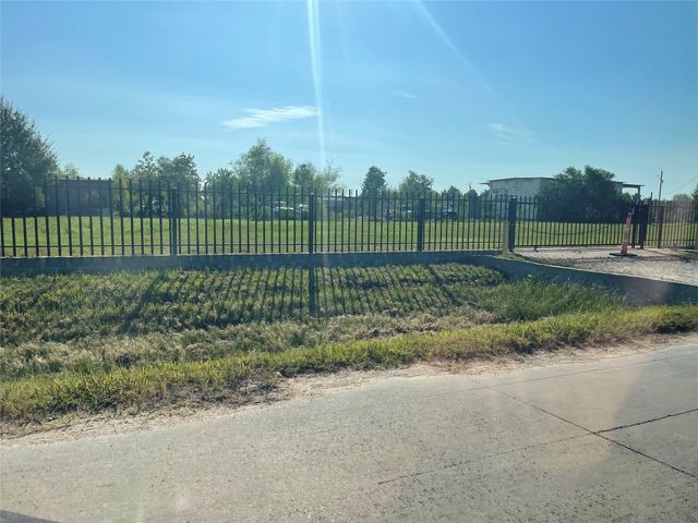109 County Road 3580, Cleveland, TX 77327