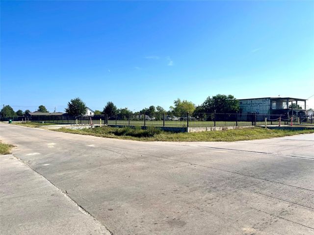 109 County Road 3580, Cleveland, TX 77327
