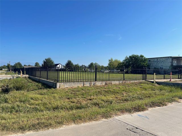 109 County Road 3580, Cleveland, TX 77327