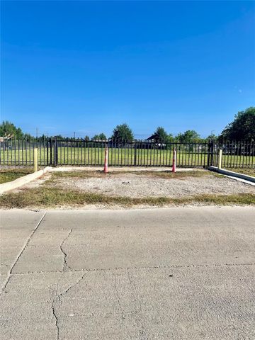 109 County Road 3580, Cleveland, TX 77327