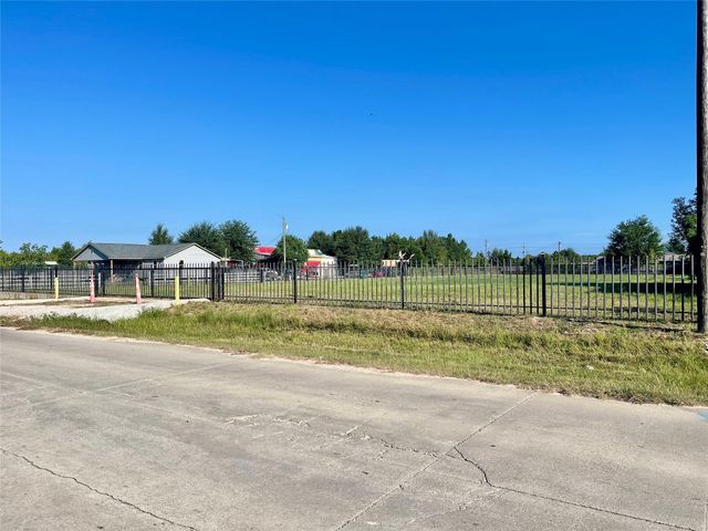 109 County Road 3580, Cleveland, TX 77327