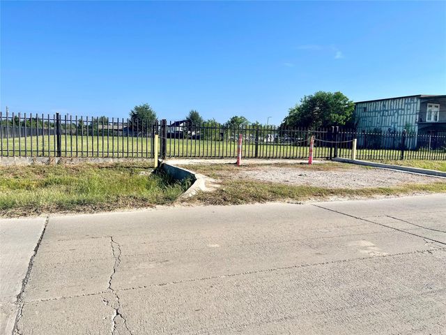 109 County Road 3580, Cleveland, TX 77327