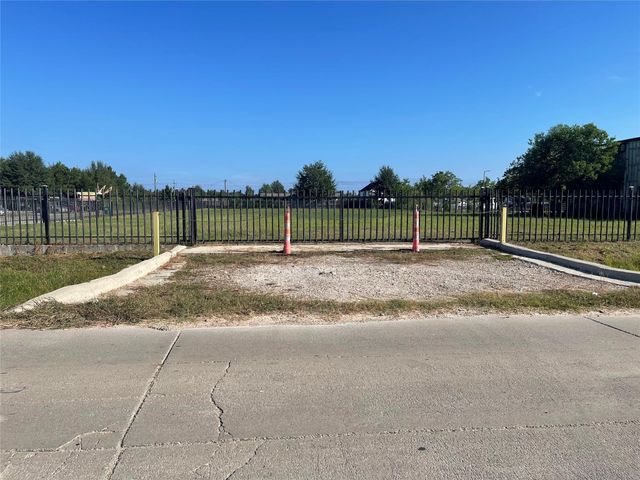 109 County Road 3580, Cleveland, TX 77327