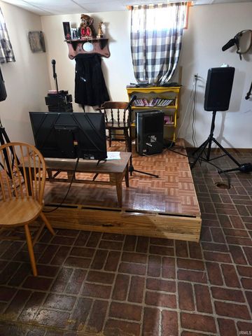 4197 E State Road 58, Bloomfield, IN 47424