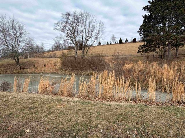 4197 E State Road 58, Bloomfield, IN 47424