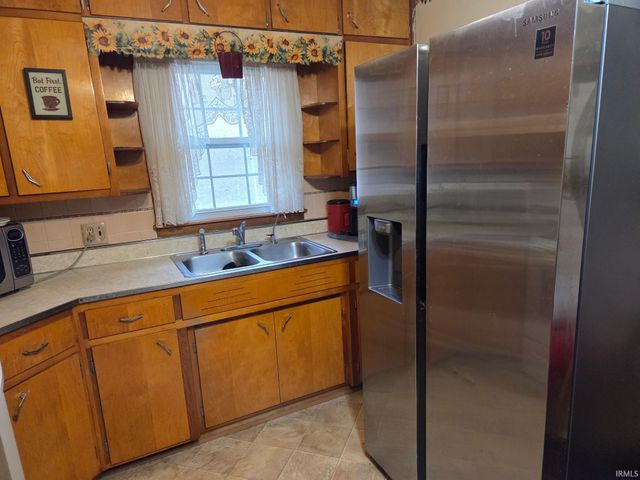 4197 E State Road 58, Bloomfield, IN 47424