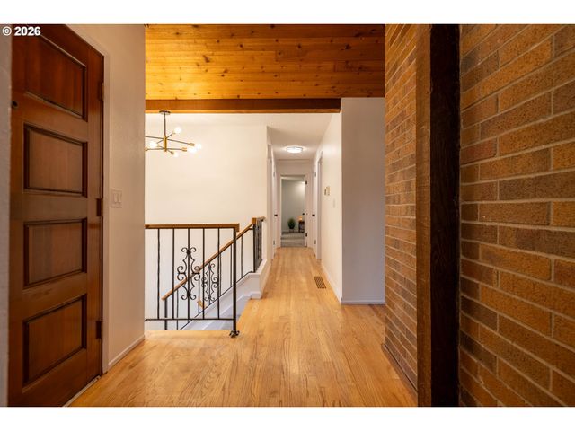 1880 Sw HEINEY Rd, Gresham, OR 97080