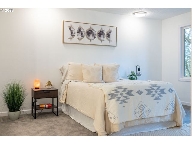 1880 Sw HEINEY Rd, Gresham, OR 97080