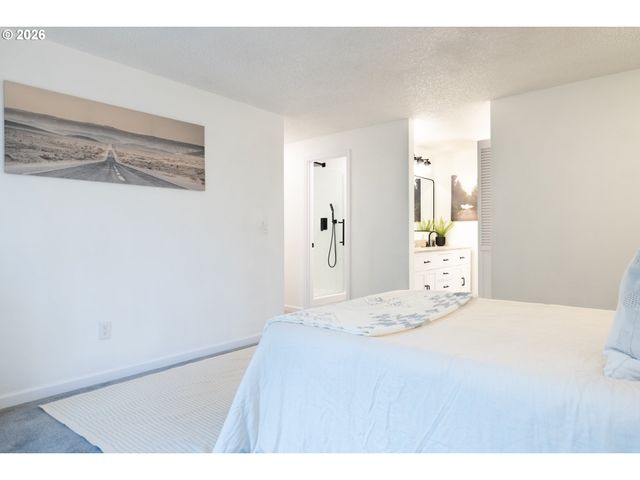 1880 Sw HEINEY Rd, Gresham, OR 97080