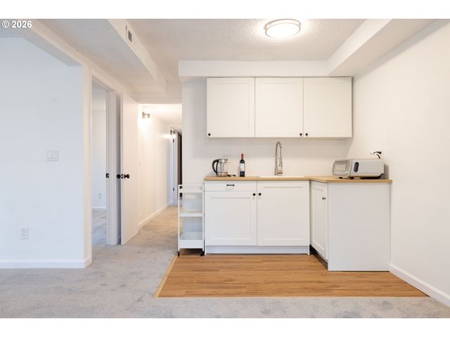 1880 Sw HEINEY Rd, Gresham, OR 97080