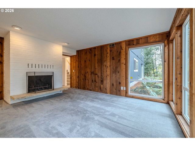 1880 Sw HEINEY Rd, Gresham, OR 97080