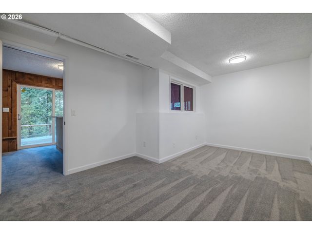 1880 Sw HEINEY Rd, Gresham, OR 97080