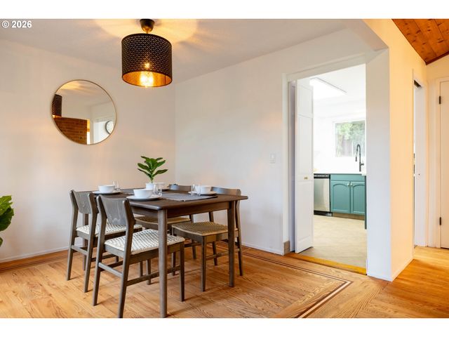 1880 Sw HEINEY Rd, Gresham, OR 97080