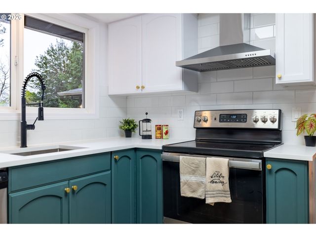 1880 Sw HEINEY Rd, Gresham, OR 97080