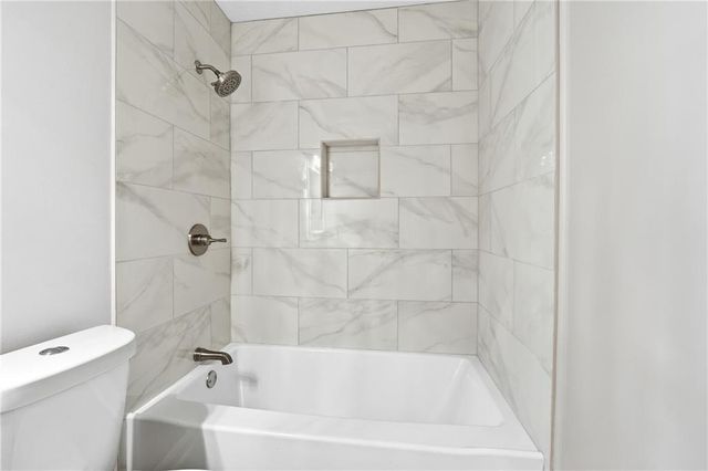 241 Summer Pond Trail, Lawrenceville, GA 30046