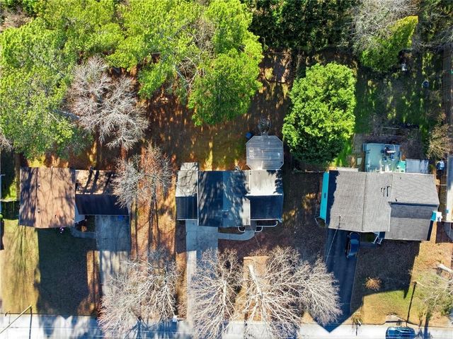 241 Summer Pond Trail, Lawrenceville, GA 30046