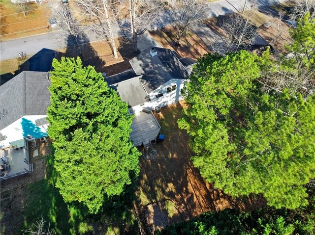 241 Summer Pond Trail, Lawrenceville, GA 30046
