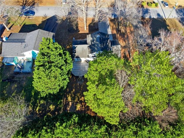 241 Summer Pond Trail, Lawrenceville, GA 30046