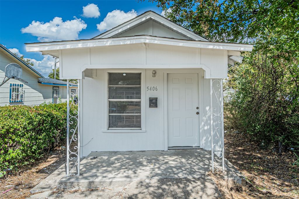 5406 Houghton Avenue, Fort Worth, TX 76107 — exterior