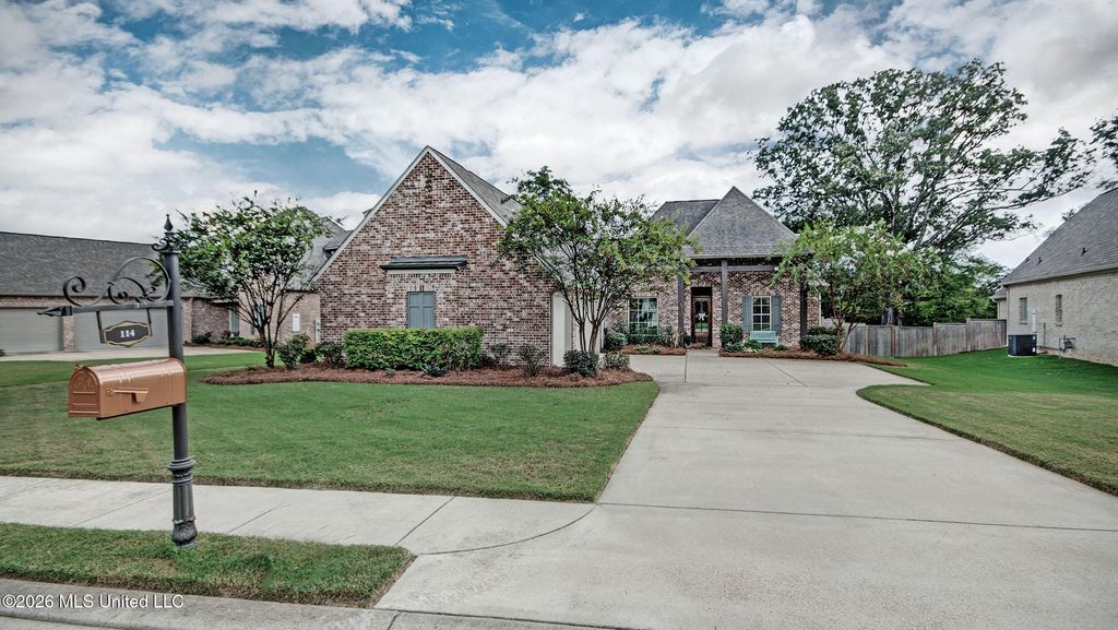 114 First Colony Boulevard, Madison, MS 39110