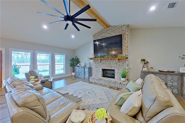 2064 N Hwy 121, Bristol, GA 31518