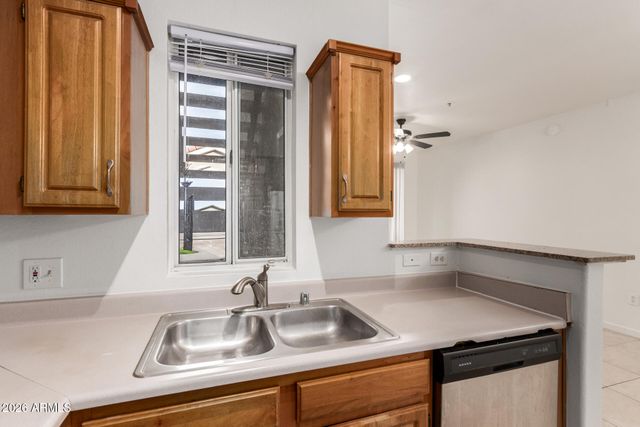 2929 W YORKSHIRE Drive 1093, Phoenix, AZ 85027