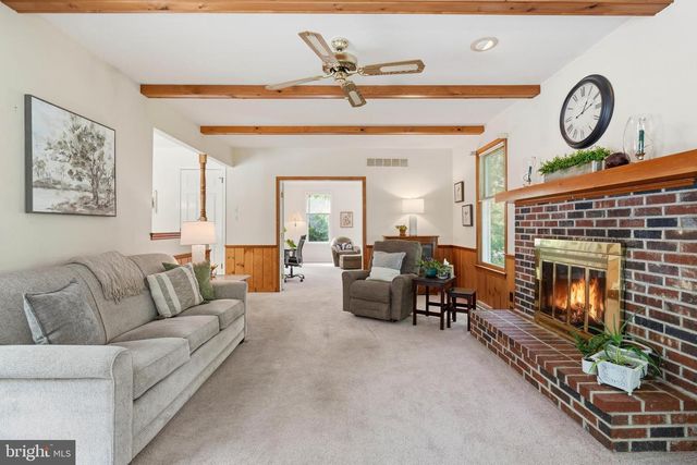 51 SNAPDRAGON DR, Newtown, PA 18940