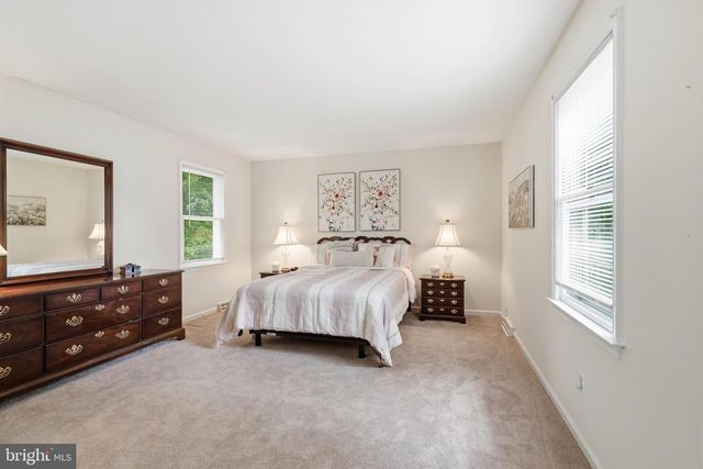 51 SNAPDRAGON DR, Newtown, PA 18940