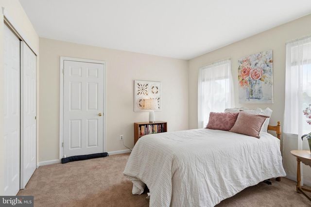 51 SNAPDRAGON DR, Newtown, PA 18940