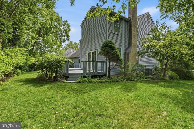 51 SNAPDRAGON DR, Newtown, PA 18940
