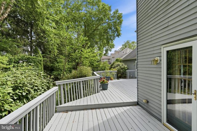 51 SNAPDRAGON DR, Newtown, PA 18940